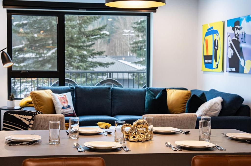 Revel In The Stoke By Revelstoke Vacations Διαμέρισμα Εξωτερικό φωτογραφία